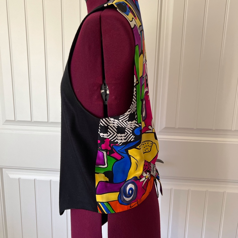 Black Sleeveless Zip-Up Vest. Fun vest!